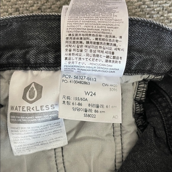 Levi's Black Frayed-Hem Denim Cutoff Shorts - Picture 2 of 3